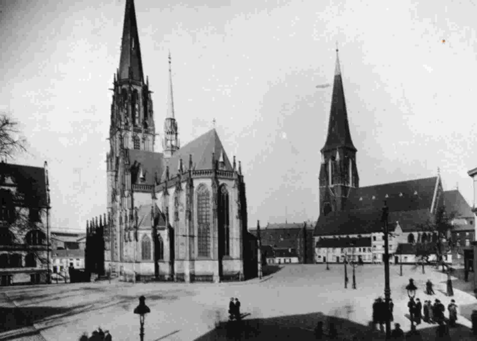 Salvatorkirche and Liebfrauenkirche, Burgplatz, Duisburg, pre-war